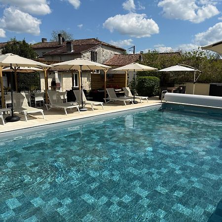 Chambre D'Hotes Naturiste Le Jardin Des Hirondelles Blanzaguet-Saint-Cybard Kültér fotó