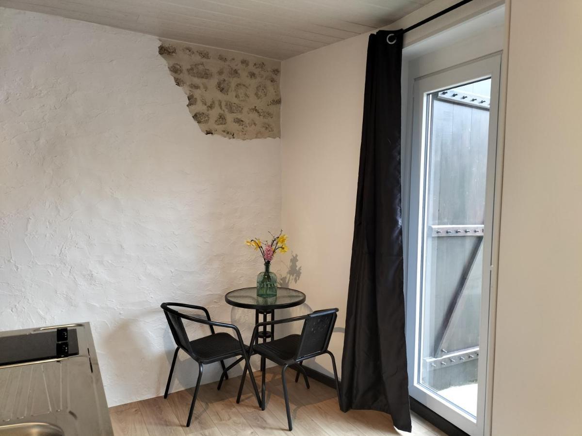 Chambre D'Hotes Naturiste Le Jardin Des Hirondelles Blanzaguet-Saint-Cybard Kültér fotó
