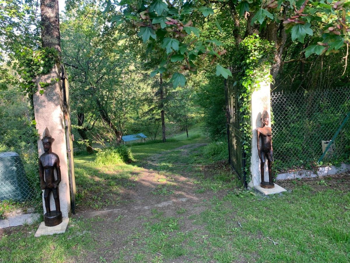 Chambre D'Hotes Naturiste Le Jardin Des Hirondelles Blanzaguet-Saint-Cybard Kültér fotó