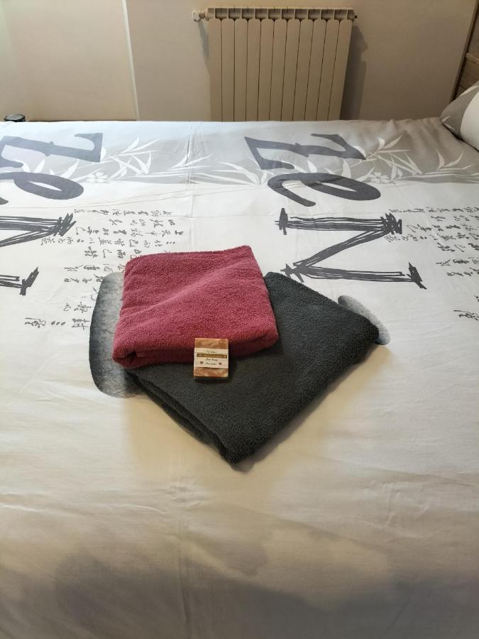 Chambre D'Hotes Naturiste Le Jardin Des Hirondelles Blanzaguet-Saint-Cybard Kültér fotó