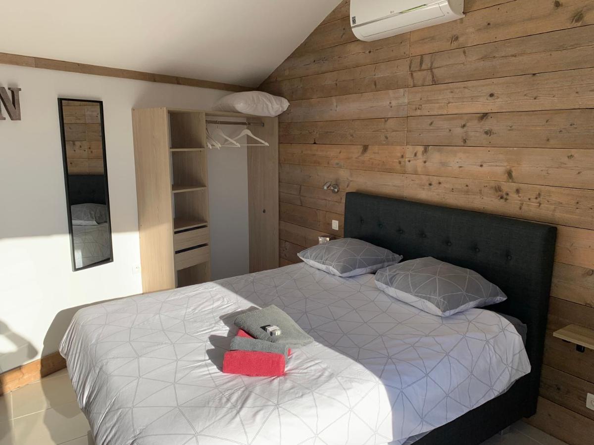 Chambre D'Hotes Naturiste Le Jardin Des Hirondelles Blanzaguet-Saint-Cybard Kültér fotó
