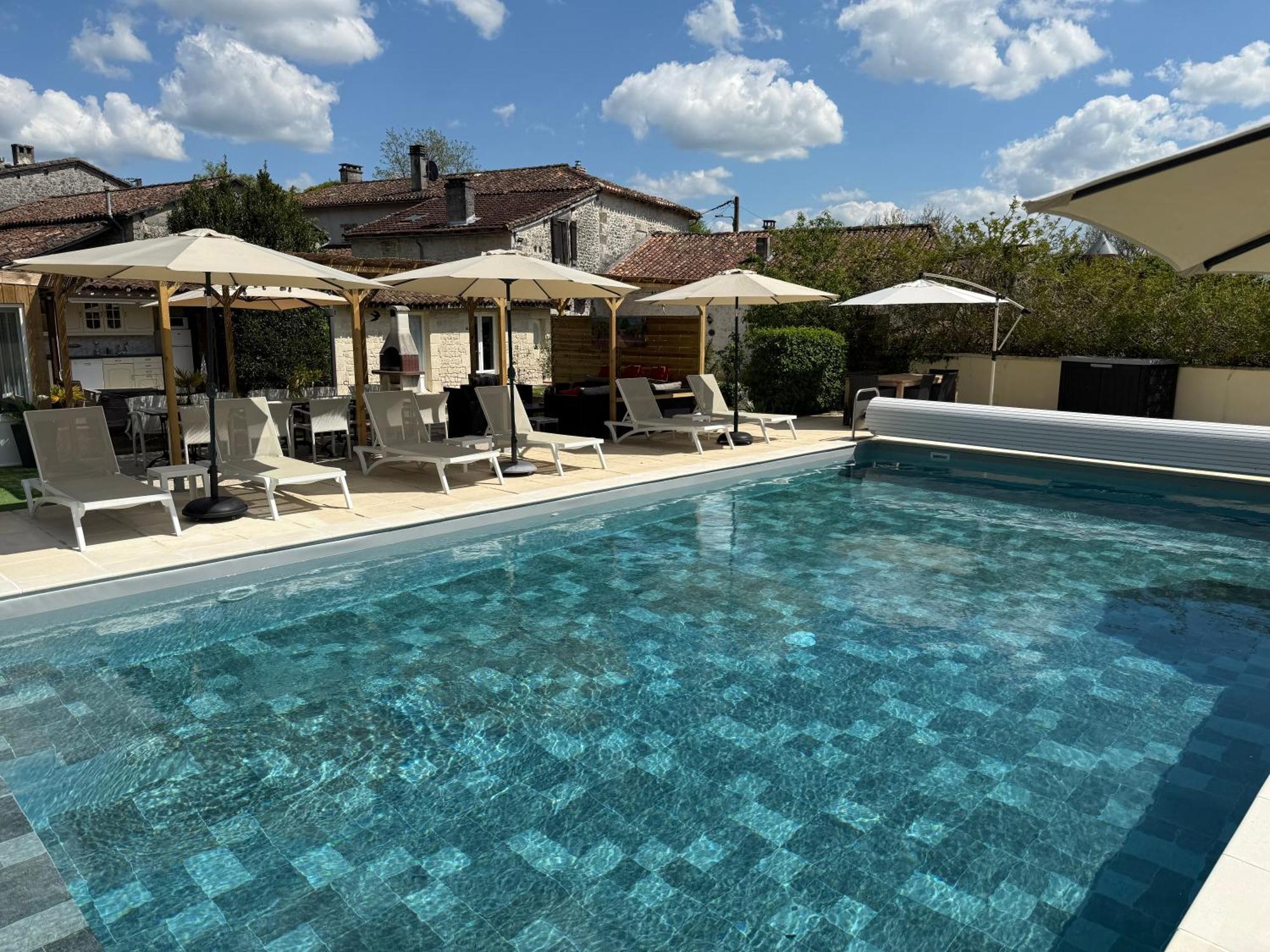 Chambre D'Hotes Naturiste Le Jardin Des Hirondelles Blanzaguet-Saint-Cybard Kültér fotó