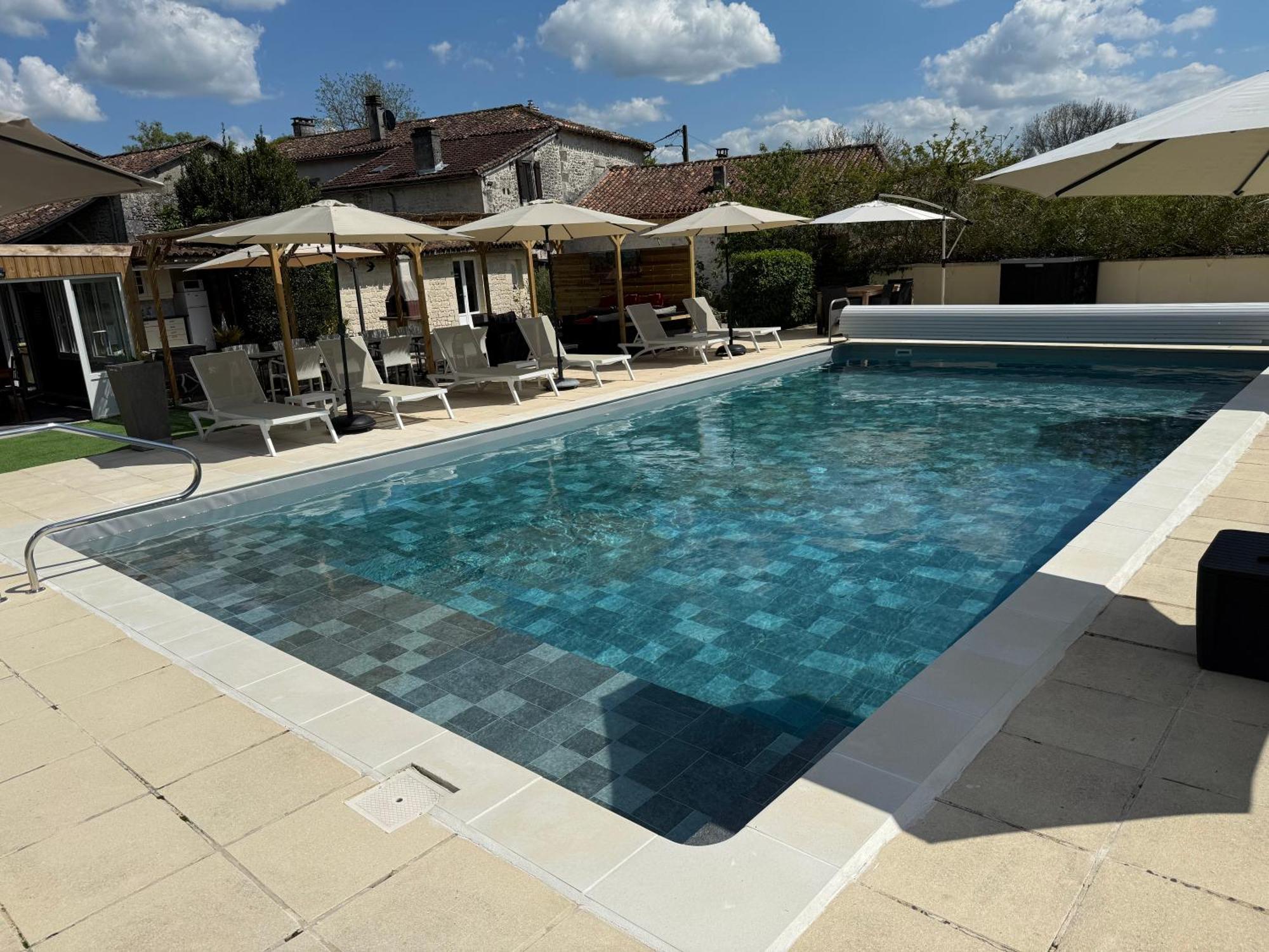 Chambre D'Hotes Naturiste Le Jardin Des Hirondelles Blanzaguet-Saint-Cybard Kültér fotó